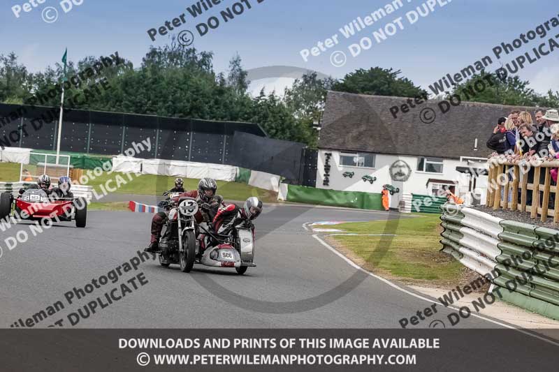Vintage motorcycle club;eventdigitalimages;mallory park;mallory park trackday photographs;no limits trackdays;peter wileman photography;trackday digital images;trackday photos;vmcc festival 1000 bikes photographs